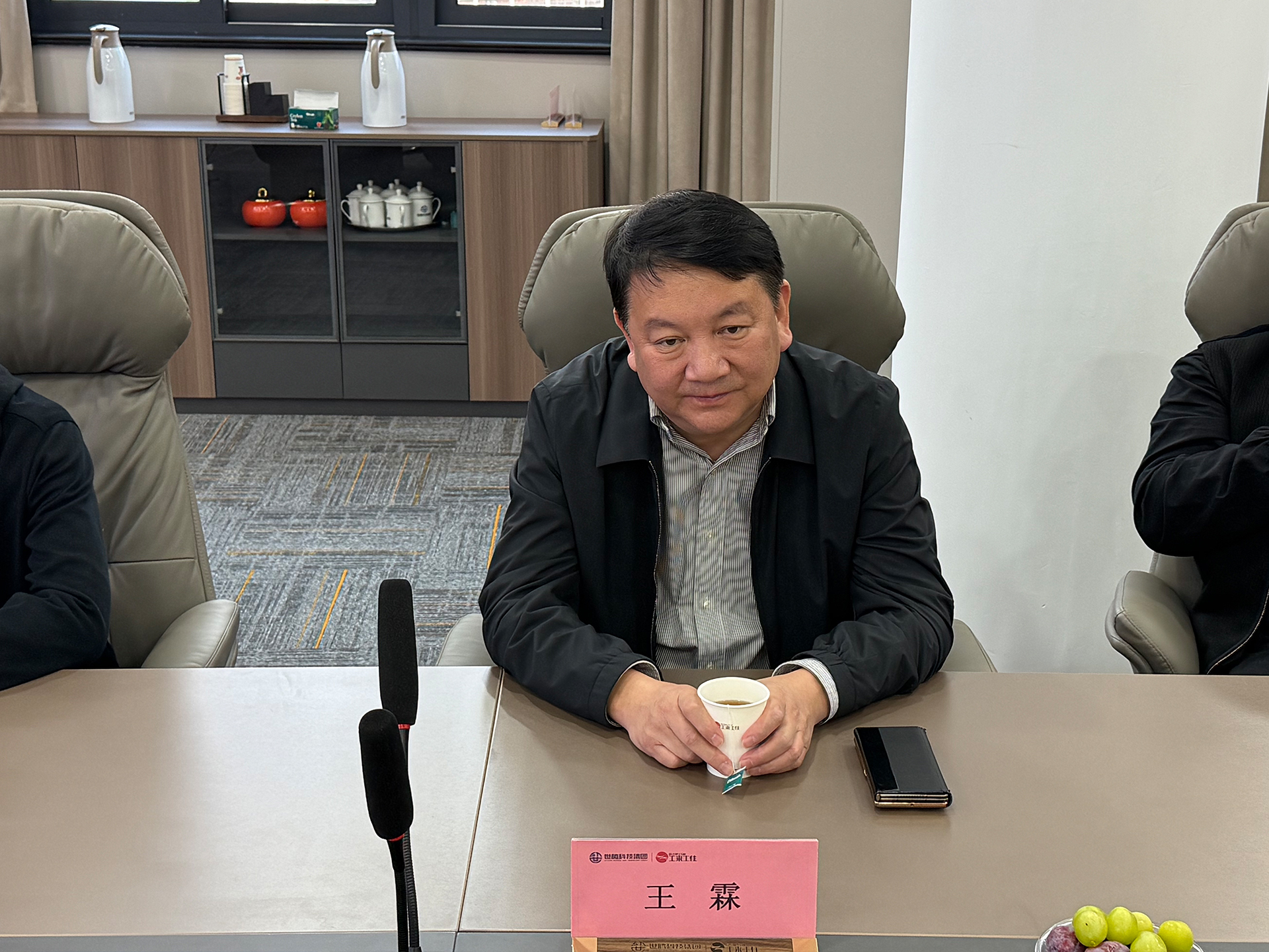 1762561896485776.jpg 03.jpg